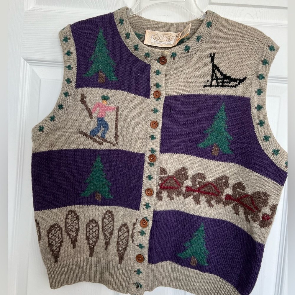 Vintage size large Susan Bristol 100% wool sweater vest with winter wonderland
